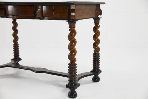EARLY 18TH CENTURY FRENCH INLAID WALNUT TABLE - ADDITIONAL PHOTO 3