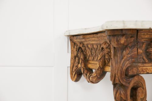 18TH CENTURY FRENCH CARVED WALNUT CONSOLE TABLE - ADDITIONAL PHOTO 3