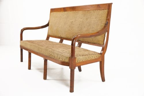 early 19th century french walnut sofa - CATEGORY: ANTIQUE SOFAS - DATED 19TH CENTURY