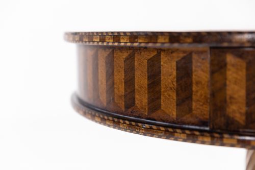 1960S ITALIAN WALNUT OCCASIONAL INLAID TABLE - ADDITIONAL PHOTO 1