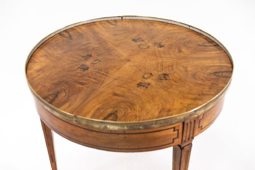 EARLY 19TH CENTURY FRENCH WALNUT GUERIDON - ADDITIONAL PHOTO 4
