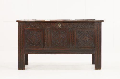 17TH CENTURY ENGLISH CARVED OAK COFFER - ADDITIONAL PHOTO 5