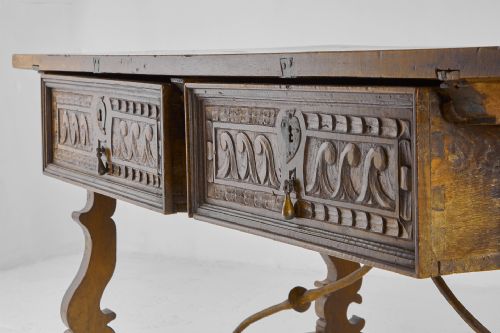 18TH CENTURY SPANISH TABLE - ADDITIONAL PHOTO 1
