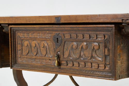 18TH CENTURY SPANISH TABLE - ADDITIONAL PHOTO 4