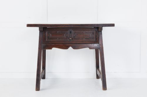 SMALL 18TH CENTURY SPANISH WALNUT SIDE TABLE - ADDITIONAL PHOTO 2