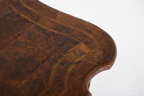 LATE 19TH CENTURY DUTCH BURR WALNUT SERPENTINE COMMODE - ADDITIONAL PHOTO 4