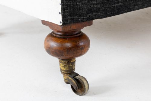 19TH CENTURY ENGLISH COUNTRY HOUSE SOFA - ADDITIONAL PHOTO 3
