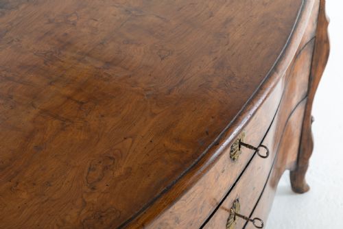 18TH CENTURY BURR ELM FRENCH COMMODE - ADDITIONAL PHOTO 3