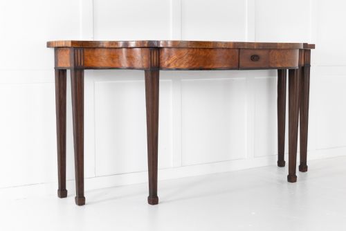 18th century english mahogany serving table - CATEGORY: ANTIQUE TABLES - DATED 18TH CENTURY