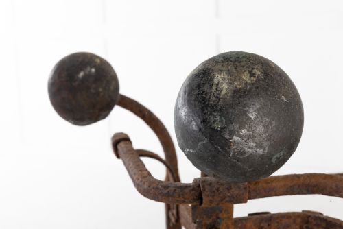 EARLY 18TH CENTURY DUTCH WROUGHT IRON FIRE BASKET - ADDITIONAL PHOTO 4