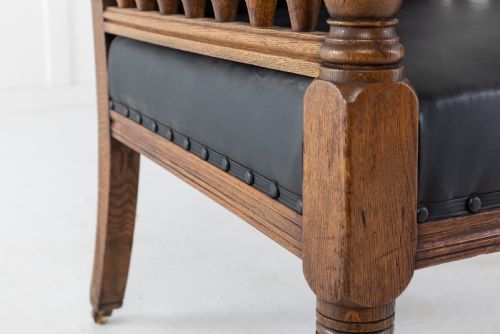 PAIR OF 19TH CENTURY LARGE SCALE OAK ARMCHAIRS - ADDITIONAL PHOTO 5