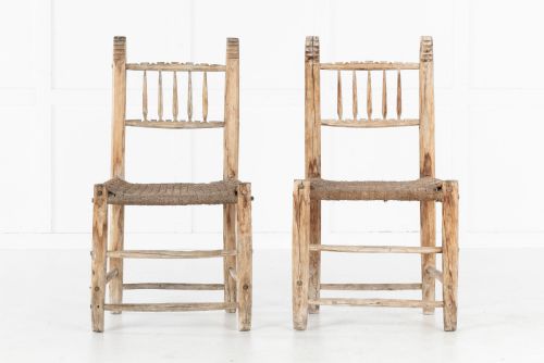 PAIR OF SPANISH 19TH CENTURY DECORATIVE SIDE CHAIRS - ADDITIONAL PHOTO 1