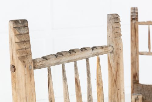 PAIR OF SPANISH 19TH CENTURY DECORATIVE SIDE CHAIRS - ADDITIONAL PHOTO 3