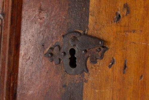 18TH CENTURY SPANISH PAINTED CABINET - ADDITIONAL PHOTO 6