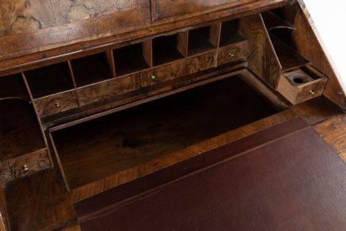 17TH CENTURY WILLIAM AND MARY WALNUT BUREAU CABINET - ADDITIONAL PHOTO 10
