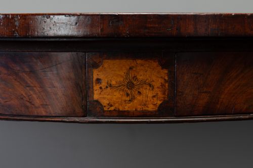 GEORGE III MAHOGANY SERPENTINE SIDESERVING TABLE - ADDITIONAL PHOTO 6