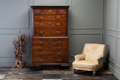 early 18th century english mahogany chest on chest - CATEGORY: ANTIQUE CHEST OF DRAWERS - DATED 18TH CENTURY