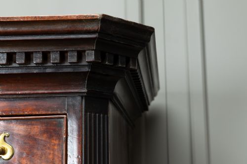 EARLY 18TH CENTURY ENGLISH MAHOGANY CHEST ON CHEST - ADDITIONAL PHOTO 13