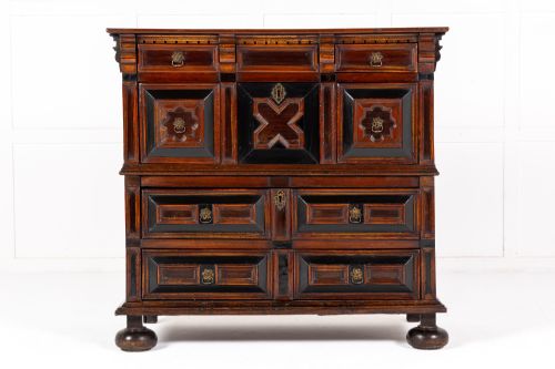 17TH CENTURY ENGLISH OAK AND WALNUT CHEST OF DRAWERS - ADDITIONAL PHOTO 2