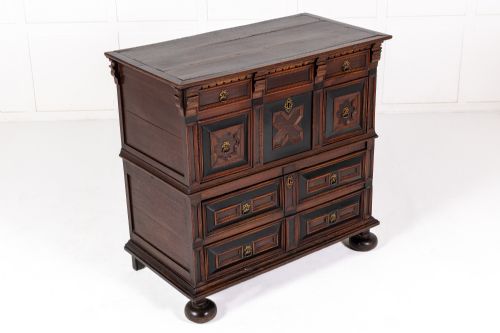17TH CENTURY ENGLISH OAK AND WALNUT CHEST OF DRAWERS - ADDITIONAL PHOTO 5