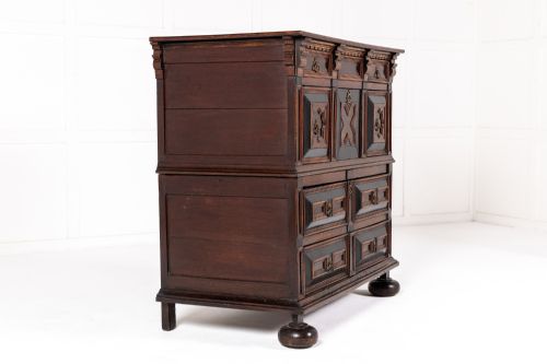 17TH CENTURY ENGLISH OAK AND WALNUT CHEST OF DRAWERS - ADDITIONAL PHOTO 6
