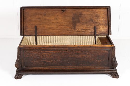 18TH CENTURY ITALIAN WALNUT COFFER - ADDITIONAL PHOTO 2