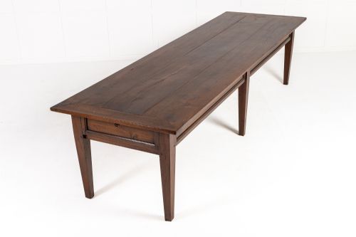 LARGE 18TH CENTURY ITALIAN WALNUT TABLE