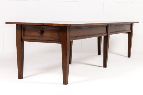 LARGE 18TH CENTURY ITALIAN WALNUT TABLE - ADDITIONAL PHOTO 2