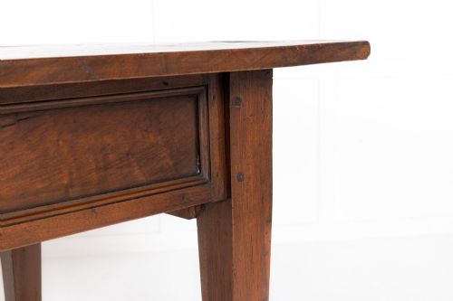 LARGE 18TH CENTURY ITALIAN WALNUT TABLE - ADDITIONAL PHOTO 4