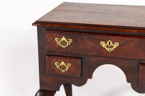 MID 18TH CENTURY ENGLISH GEORGE II MAHOGANY LOWBOY - ADDITIONAL PHOTO 2