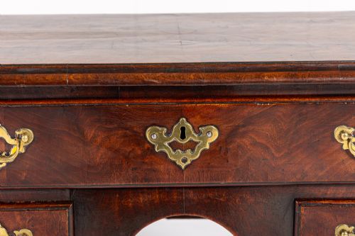 MID 18TH CENTURY ENGLISH GEORGE II MAHOGANY LOWBOY - ADDITIONAL PHOTO 3