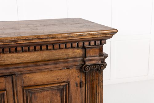 18TH CENTURY ITALIAN WALNUT SIDEBOARDCABINET - ADDITIONAL PHOTO 1