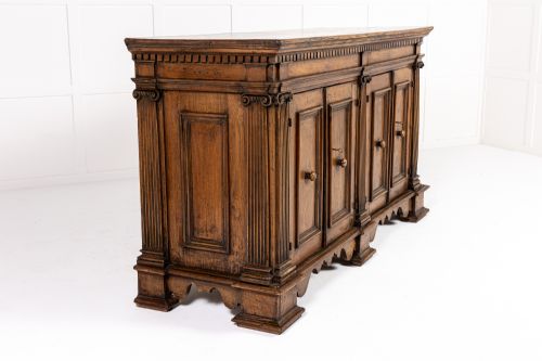 18TH CENTURY ITALIAN WALNUT SIDEBOARDCABINET - ADDITIONAL PHOTO 5