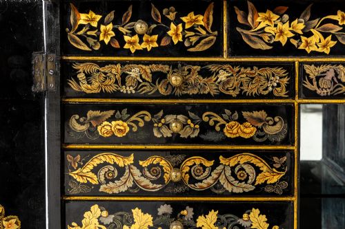 IMPORTANT 19TH CENTURY REGENCY PERIOD JAPANNED SIDE CABINET - ADDITIONAL PHOTO 3