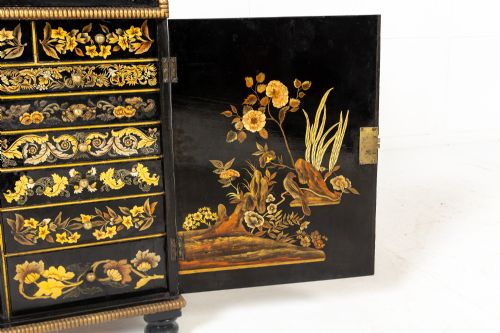 IMPORTANT 19TH CENTURY REGENCY PERIOD JAPANNED SIDE CABINET - ADDITIONAL PHOTO 4