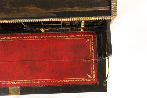 IMPORTANT 19TH CENTURY REGENCY PERIOD JAPANNED SIDE CABINET - ADDITIONAL PHOTO 17