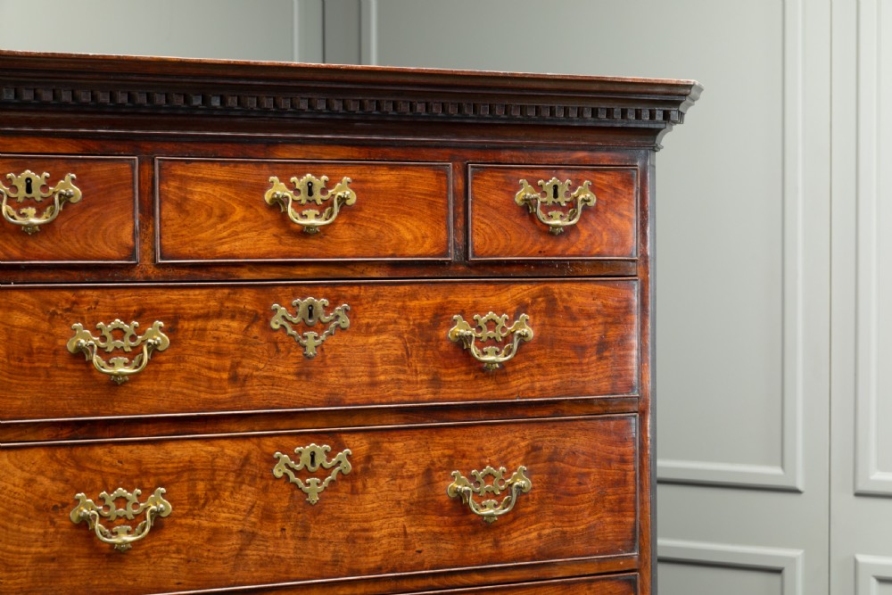 Early 18th Century English Mahogany Chest on Chest View V