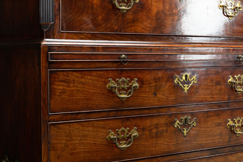 Early 18th Century English Mahogany Chest on Chest View IX
