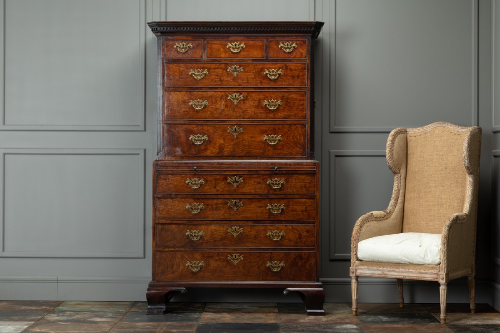Early 18th Century English Mahogany Chest on Chest View XII