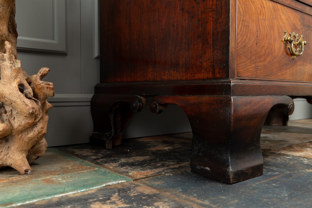 Early 18th Century English Mahogany Chest on Chest View XVII