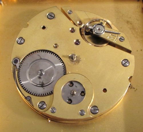 AN ENGRAVED EASEL CLOCK IN THE MANNER OF THOMAS COLE - ADDITIONAL PHOTO 1