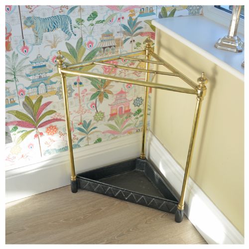 CORNER STICK STAND