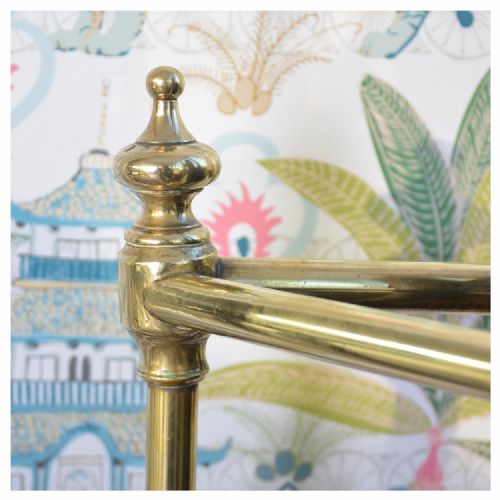 CORNER STICK STAND - ADDITIONAL PHOTO 3