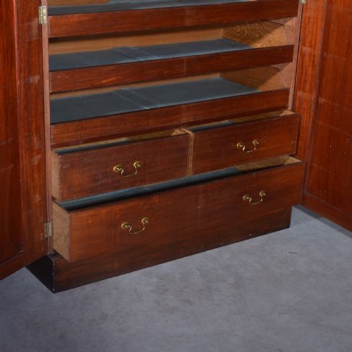 SCOTTISH MAHOGANY LINEN PRESS - ADDITIONAL PHOTO 3