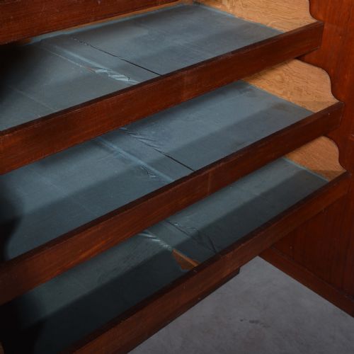 SCOTTISH MAHOGANY LINEN PRESS - ADDITIONAL PHOTO 6