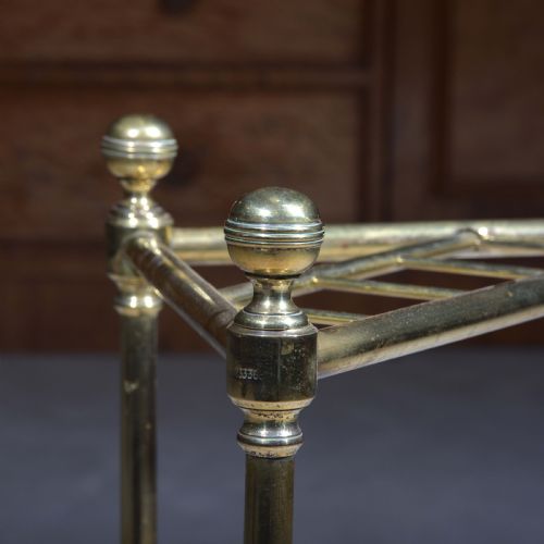 BRASS CORNER STICK STAND - ADDITIONAL PHOTO 3