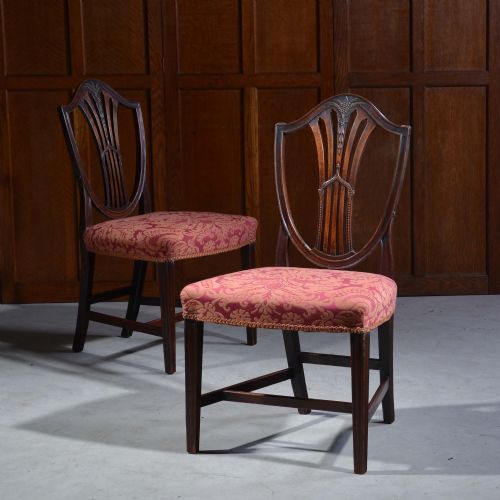 PAIR OF GEORGIAN MAHOGANY HEPPLEWHITE CHAIRS - ADDITIONAL PHOTO 1