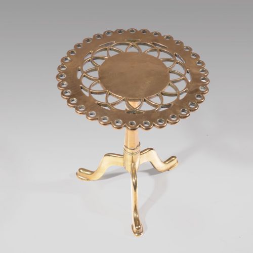 GEORGIAN CAST BRASS TRIVET - ADDITIONAL PHOTO 1