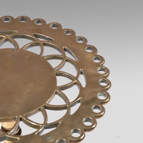 GEORGIAN CAST BRASS TRIVET - ADDITIONAL PHOTO 2