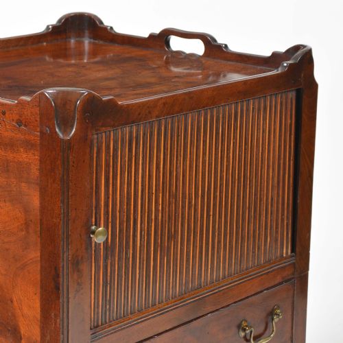 GEORGIAN MAHOGANY TRAYTOP COMMODE BEDSIDE CABINET - ADDITIONAL PHOTO 7